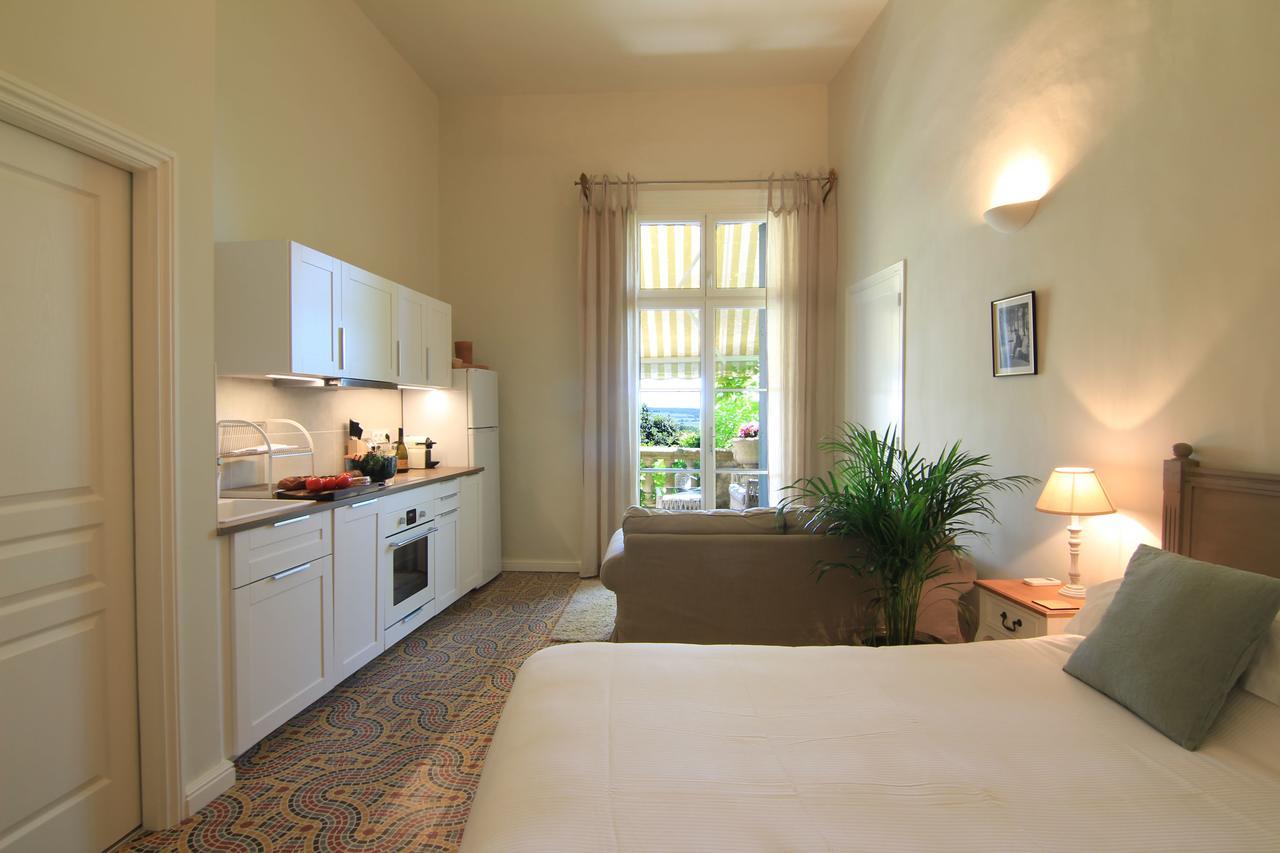 Hôtel Cinq & Sept à Roujan Extérieur photo