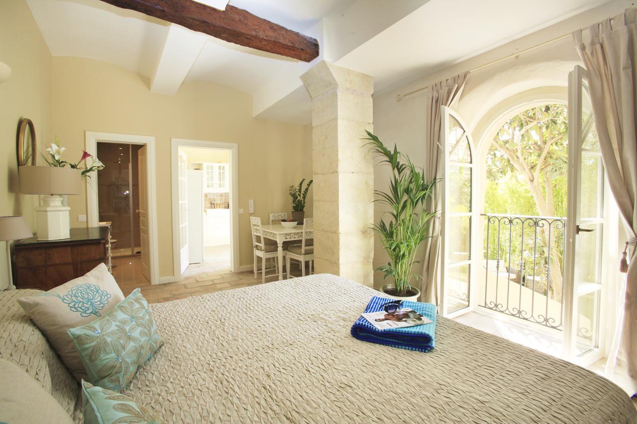 Hôtel Cinq & Sept à Roujan Extérieur photo