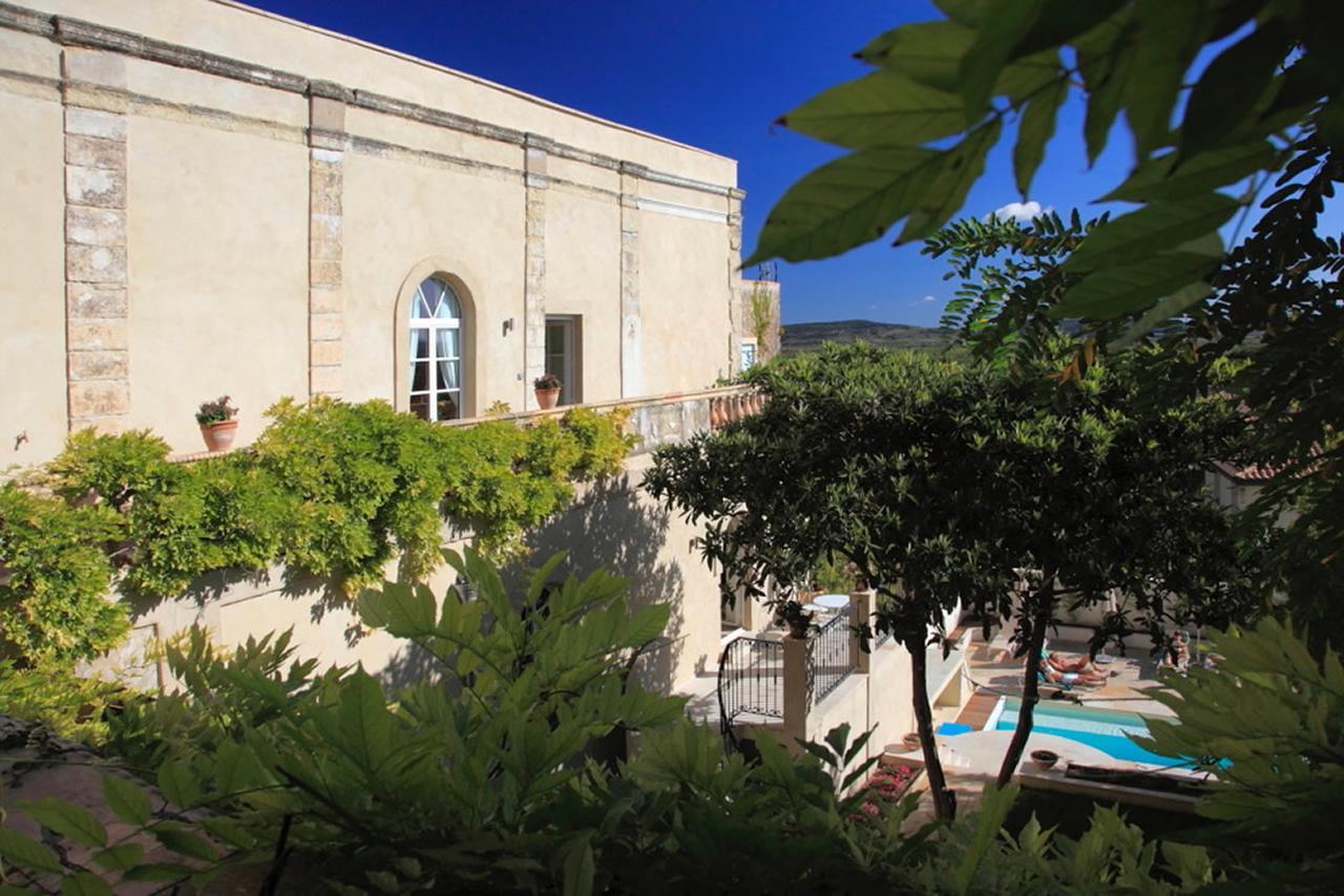 Hôtel Cinq & Sept à Roujan Extérieur photo